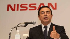 Арестованный глава Nissan отрицает вину в финансовых махинациях