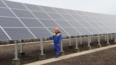 Китай подарил Казахстану солнечную и ветровую электростанции