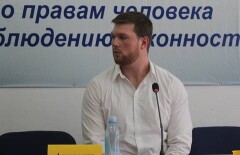 Обвиняемый в убийстве назвал судебное заседание "клоунадой" 