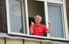 Сейтказы Матаев дал журналистам интервью с балкона