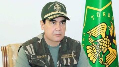Президент Туркменистана среди ночи разбудил министра обороны для проверки боеготовности