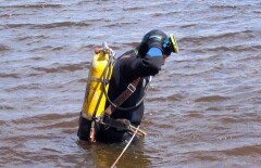 Шестилетнего мальчика вторые сутки ищут спасатели и водолазы в ЮКО