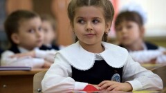 Учитель публично извинилась перед школьницей, которую выгнала с урока за брюки неправильного кроя