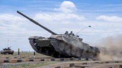 Казахстанские военные намерены выйти в финал танкового биатлона в Алабино. Фоторепортаж
