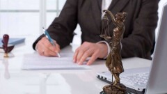 За самовольное отключение от судебного процесса участника онлайн-заседания привлекли к ответственности