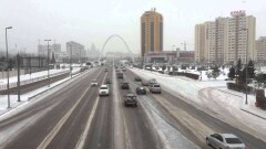 Столичных водителей призвали пропускать пешеходов в морозы
