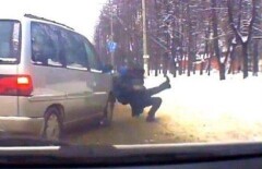 Белорусский милиционер спас школьника, заслонив собой от машины