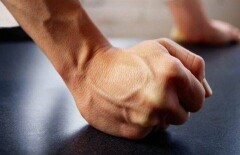 Учитель в Шымкенте избил ученика до потери сознания