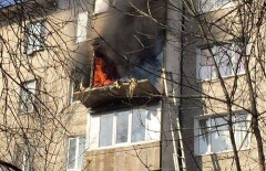Пожар в пятиэтажном доме всполошил целый район в Алматы 