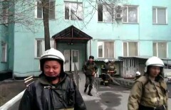 Огнеборцы охраняли лежащих больных во время пожара в медцентре Алматы