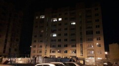 В Алматы накренилась ещё одна многоэтажка