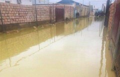 Пригороды Актау затоплены, люди вынуждены покинуть свои дома