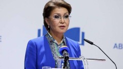 Дарига Назарбаева призвала журналистов не паниковать из-за проекта новых правил аккредитации