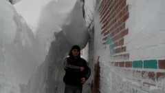 Сельчан в Костанайской области накрыли трёхметровые сугробы