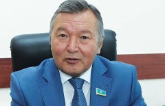 Короткие штаны, усы и борода – не признак экстремизма, заявил сенатор Акылбай