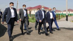 Визит Токаева в Туркестанскую область: президент встретился с пострадавшими от наводнения и посетил Арысь