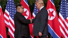 У Трампа сложились "потрясающие отношения" с Кимом за полчаса переговоров