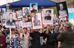 Руководство актюбинского колледжа назвало ложью информацию о зонтах из портретов ветеранов