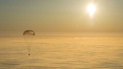 Корабль"Союз МС-05" с космонавтами на борту успешно приземлился под Жезказганом