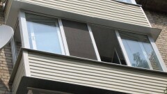 Костанайский романтик упал с букетом цветов с высоты четвёртого этажа