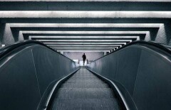 Почему пустуют торговые центры в Алматы?