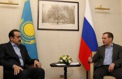 Карим Масимов и Дмитрий Медведев сняли галстуки перед разговором