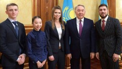 Нурсултан Назарбаев встретился с Юлией Галышевой и Элизабет Турсынбаевой