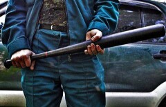 Ролик с жестоким избиением мужчины сняли очевидцы в ЮКО