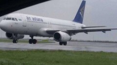 В аэропорту Астаны самолёт выкатился за пределы полосы и повредил двигатель