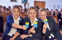 Алматинские студенты и школьники могут оплачивать проезд по системе "ОНАЙ" даже летом