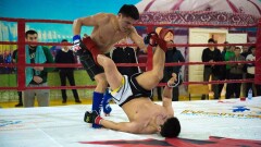Боец победил редким приёмом "хвост скорпиона" на чемпионате MMA в Астане