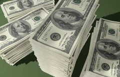 Курс доллара продолжил рост на вечерних торгах