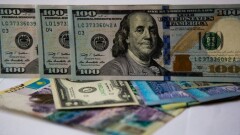 Небольшое ослабление тенге Нацбанк связывает с "сезонными проявлениями"