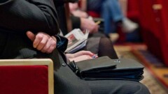 Четверть госслужащих в Астане не доверяет уполномоченным по этике