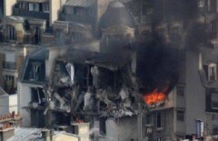 В центре Парижа произошел взрыв в жилом здании
