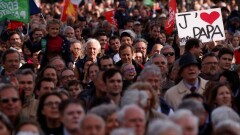 В Париже почти 75 тысяч человек вышли на акцию против искусственного оплодотворения однополых пар
