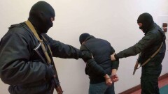 Сбежавшего с оружием солдата задержали
