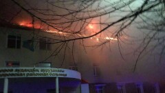 В Костанайской области загорелась кровля больницы. Пожар ликвидировали за пять часов