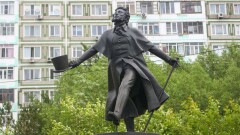 Флэшмоб "220 Пушкиных гуляют по Казахстану" прошёл в разных городах страны