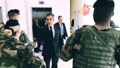Бывшего премьер-министра Франции приговорили к реальному сроку за трудоустройство жены
