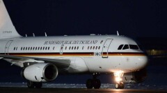 В Германии министров обязали пользоваться регулярными рейсами