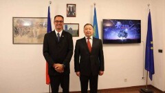 Французского полицейского наградили за спасение утопающего в Астане