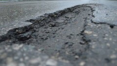 Ерлан Кошанов не нашёл "живого места" на свежем асфальте в Караганде