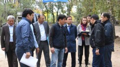 Байбеку показали, как идёт реконструкция парка "Южный" в Алматы