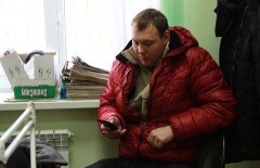 Карагандинца отправили в отпуск без содержания за игры на сотовом телефоне
