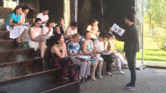 Бесплатные языковые курсы организовали в одном из парков Астаны