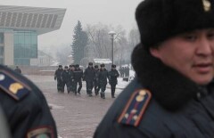 Больше двух не собираться