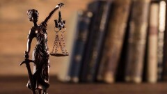 Сенат принял поправки, по которым судья не будет уходить в совещательную комнату