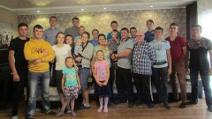 Земельные участки и микроавтобус подарили семье с 18 детьми в ВКО