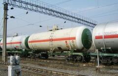 Три цистерны со сжиженным газом сошли с рельсов в Павлодарской области